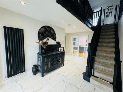 Stairs To First Floor Gallery Style Landing
